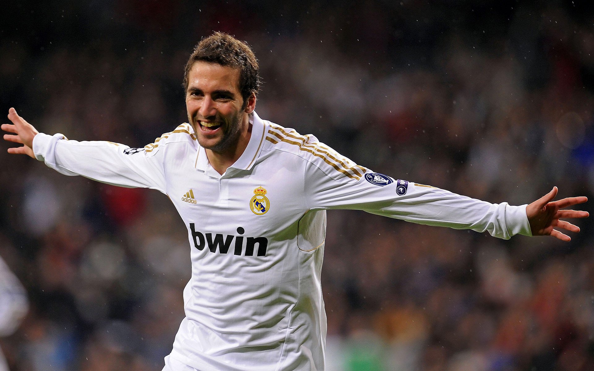 皇马打出快速反击战术，让对手难以防守，皇马经典反击视频