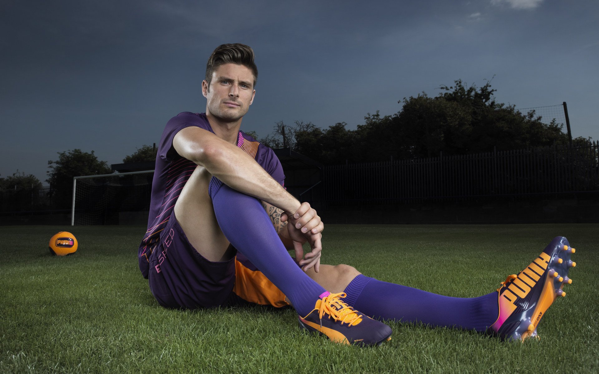 远射“天外飞仙”：那些令人震惊的欧冠长距离射门，欧洲杯中场远射